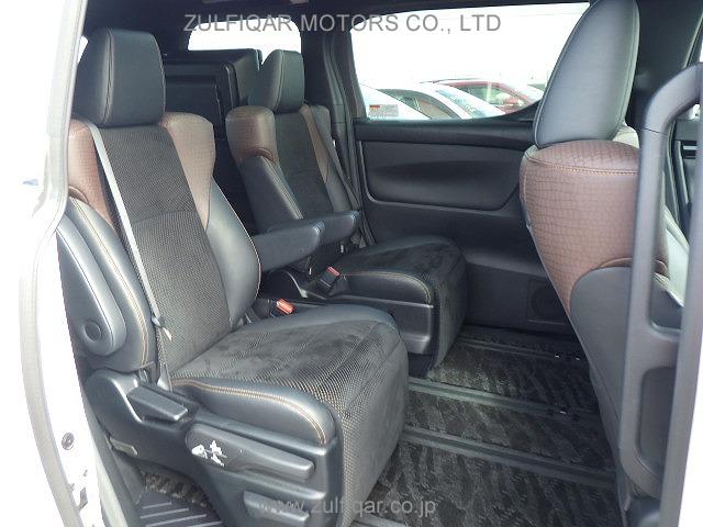 TOYOTA ALPHARD 2017 Image 10