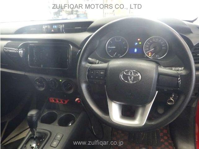 TOYOTA HILUX 2018 Image 6