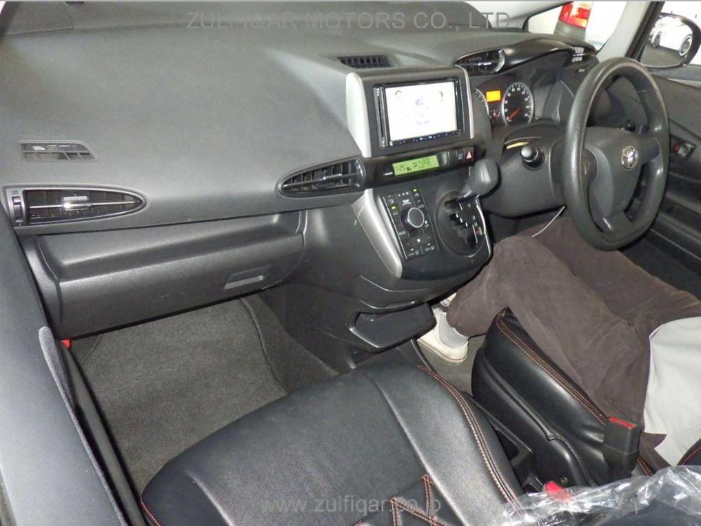 TOYOTA WISH 2017 Image 3