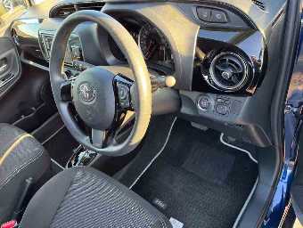 TOYOTA VITZ 2019 Image 6