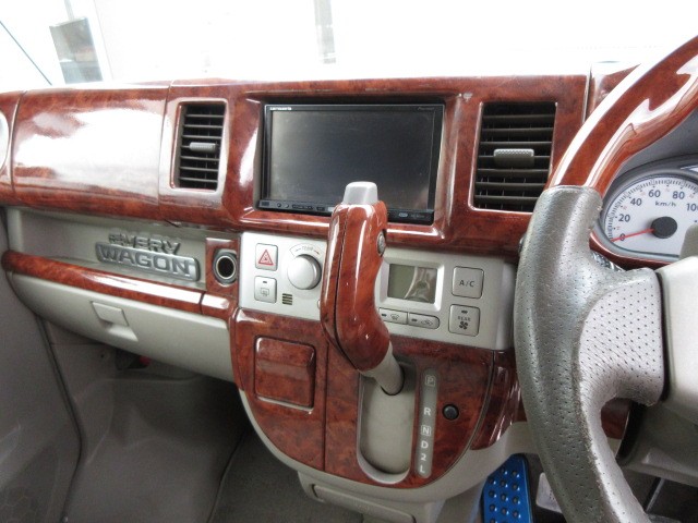 SUZUKI EVERY WAGON 2012 Image 19