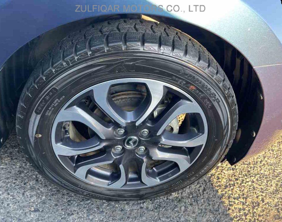 MAZDA DEMIO 2018 Image 10