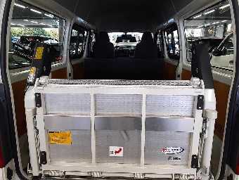 TOYOTA REGIUSACE 2014 Image 10