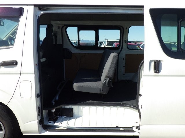 TOYOTA REGIUSACE 2014 Image 24