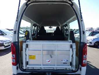 TOYOTA REGIUSACE 2014 Image 18