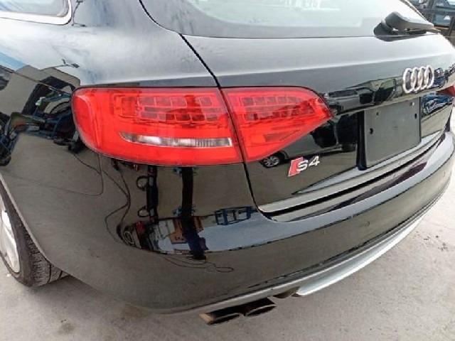 AUDI S4 AVANT 2011 Image 31