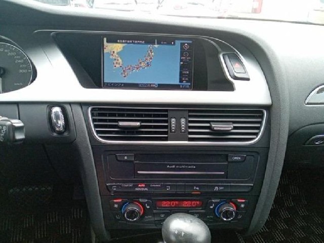 AUDI S4 AVANT 2011 Image 42