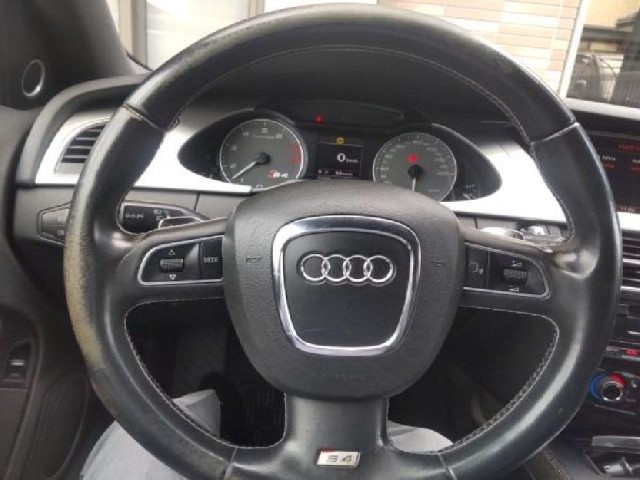 AUDI S4 AVANT 2011 Image 45