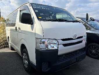 TOYOTA REGIUSACE 2017 Image 10