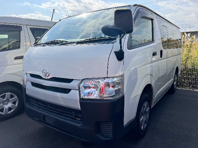 TOYOTA REGIUSACE 2017 Image 19