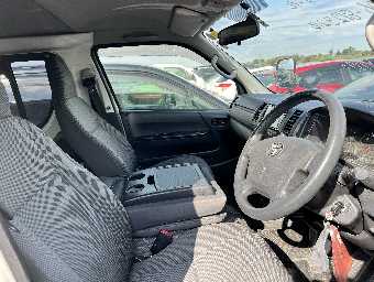 TOYOTA REGIUSACE 2017 Image 7