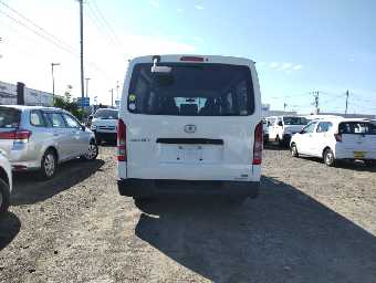 TOYOTA REGIUSACE 2017 Image 3