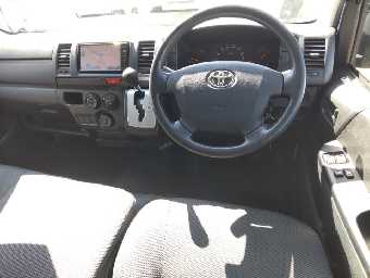 TOYOTA REGIUSACE 2017 Image 8