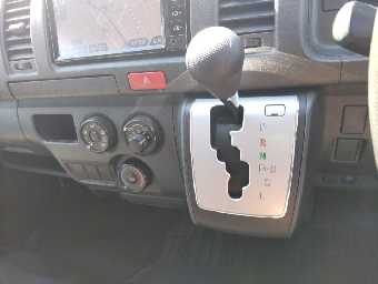 TOYOTA REGIUSACE 2017 Image 10