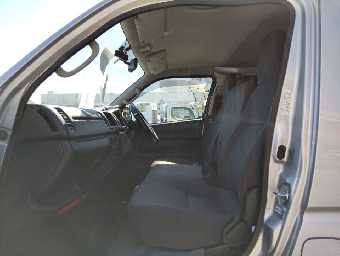 TOYOTA REGIUSACE 2017 Image 14