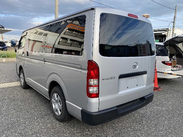 TOYOTA REGIUSACE 2017 Image 28