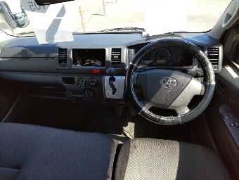 TOYOTA REGIUSACE 2017 Image 8