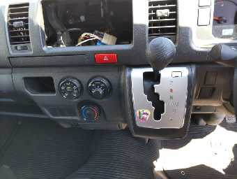 TOYOTA REGIUSACE 2017 Image 10