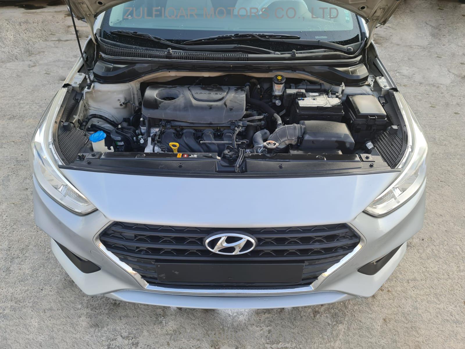 HYUNDAI ACCENT 2019 Image 9