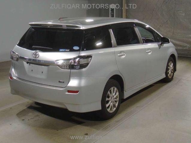 TOYOTA WISH 2017 Image 2