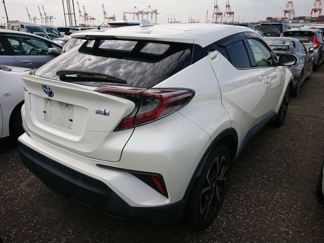 TOYOTA C-HR 2017 Image 21