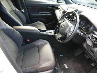 TOYOTA C-HR 2017 Image 18