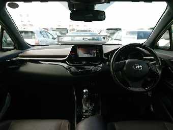 TOYOTA C-HR 2017 Image 21