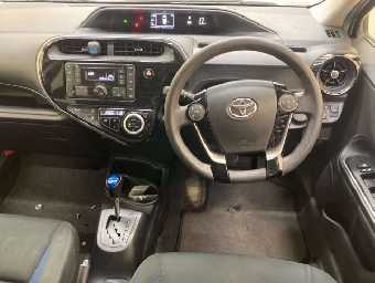 TOYOTA AQUA 2017 Image 6