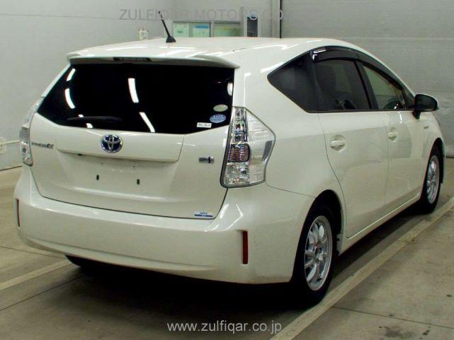 TOYOTA PRIUS ALPHA 2012 Image 2