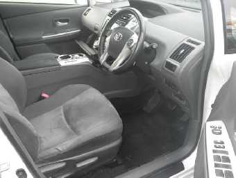 TOYOTA PRIUS ALPHA 2012 Image 5