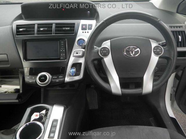 TOYOTA PRIUS ALPHA 2012 Image 6