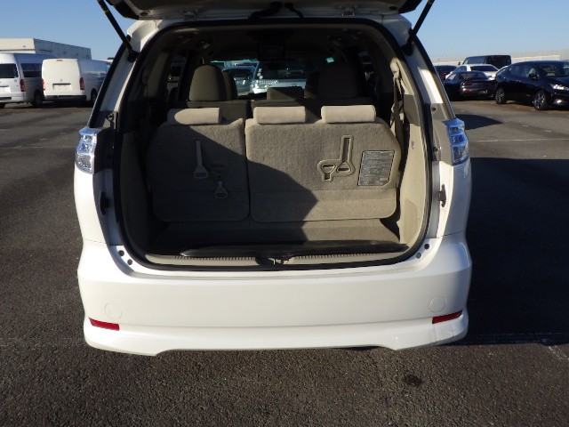 TOYOTA ESTIMA HYBRID 2010 Image 21