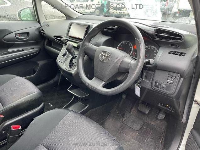 TOYOTA WISH 2017 Image 19