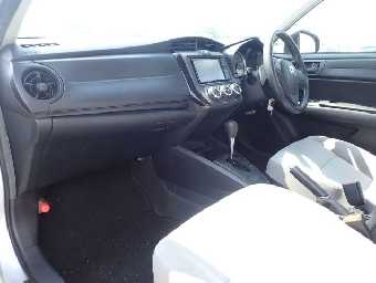 TOYOTA COROLLA AXIO 2017 Image 17