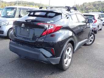 TOYOTA C-HR 2017 Image 2