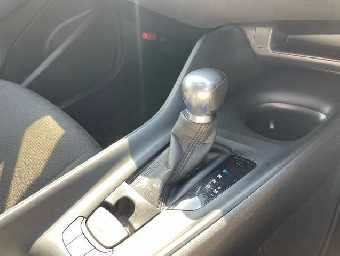 TOYOTA C-HR 2017 Image 18