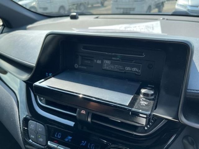 TOYOTA C-HR 2017 Image 31