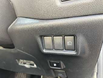 TOYOTA C-HR 2017 Image 29