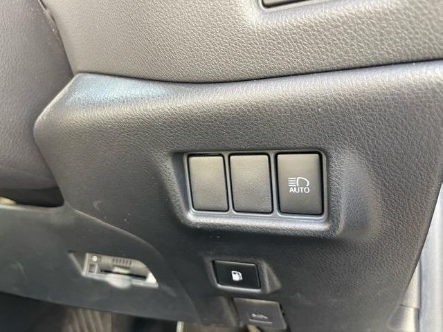 TOYOTA C-HR 2017 Image 35