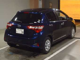 TOYOTA VITZ 2018 Image 2