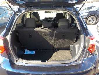 TOYOTA VITZ 2018 Image 13