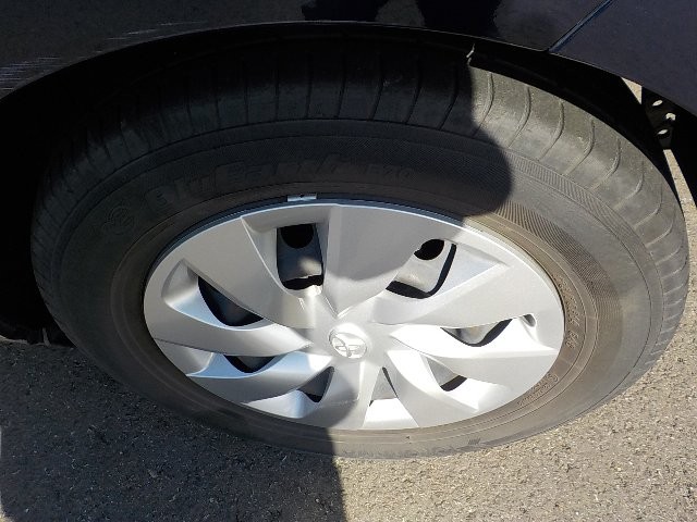 TOYOTA VITZ 2018 Image 24