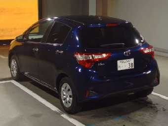 TOYOTA VITZ 2018 Image 4