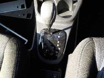 TOYOTA VITZ 2018 Image 9