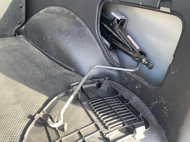 TOYOTA SUCCEED 2017 Image 23