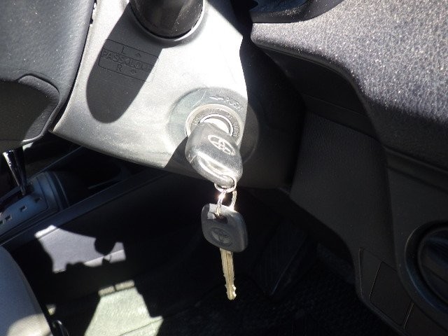 TOYOTA COROLLA AXIO 2017 Image 24