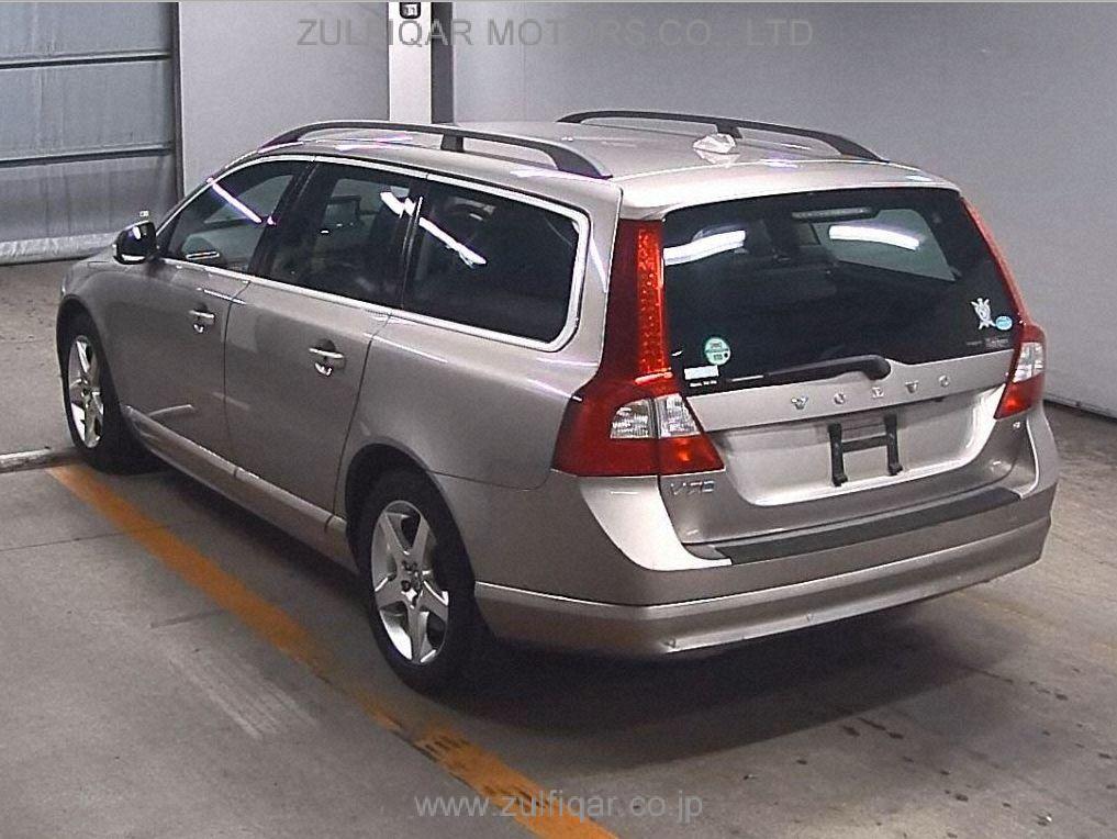 VOLVO V70 2009 Image 2