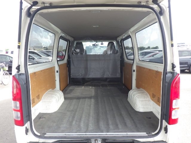 TOYOTA HIACE 2017 Image 29