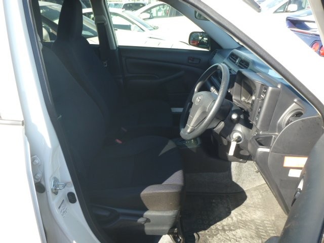 TOYOTA SUCCEED 2017 Image 19