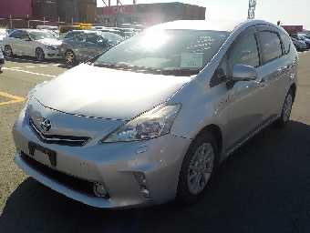 TOYOTA PRIUS ALPHA 2012 Image 15